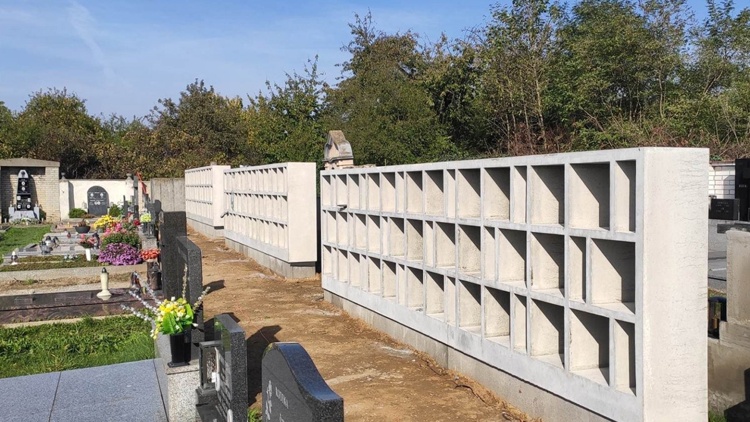 Betonová kolumbária